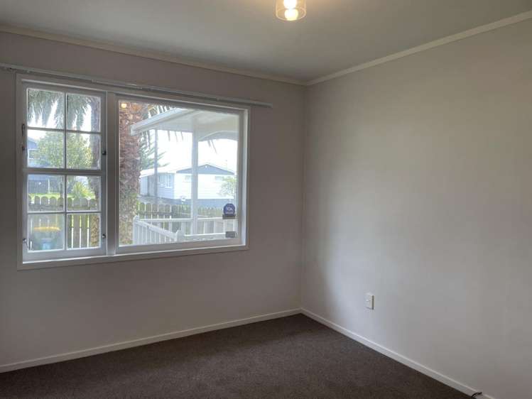 121 Holborn Drive 1350_8