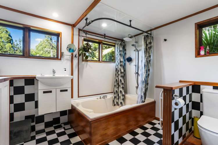 211 Shaw Road Titirangi_17