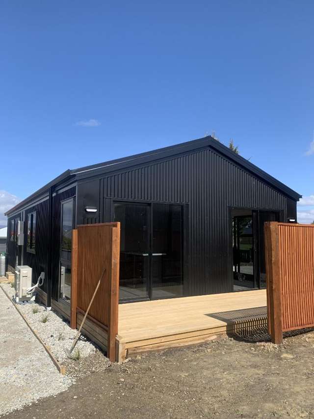 Modern Two Bedroom Great Location