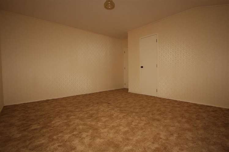 8 Gracechurch Drive Flat Bush_5