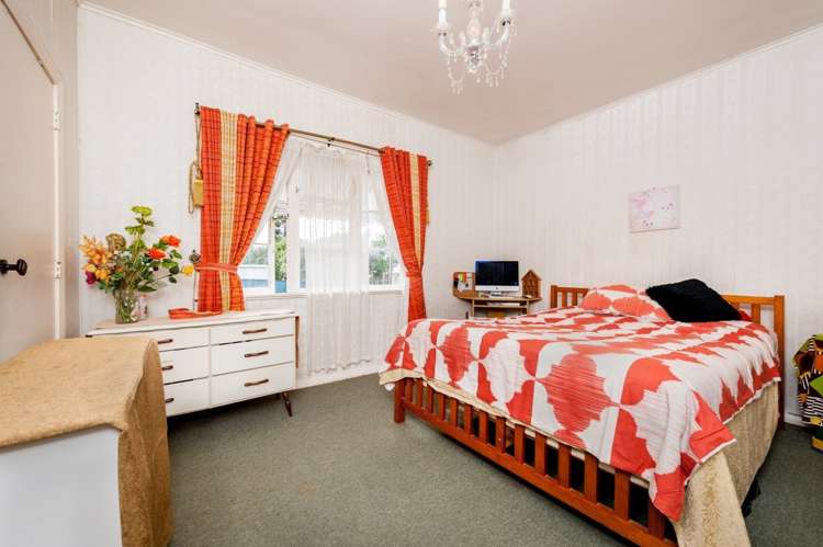 1b Sarona Avenue Glen Eden_13