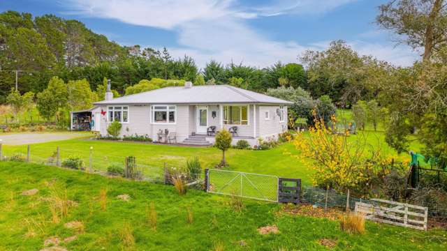 Coastie lifestyle on 1.79ha