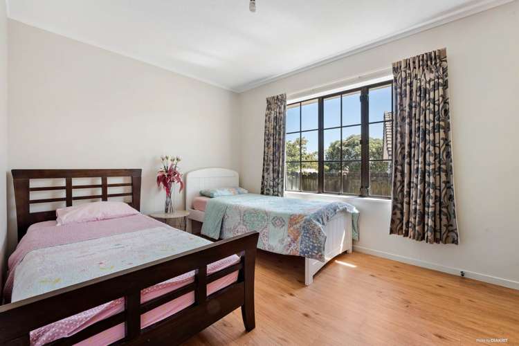 52 Charntay Avenue Clover Park_9