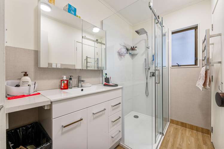 2/13 Paton Avenue Te Atatu South_9