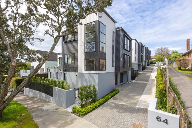 2/64 Atkin Avenue Mission Bay