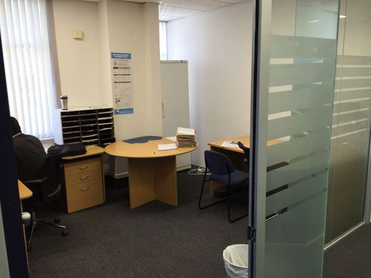 Unit B/129 Onewa Road Northcote_6