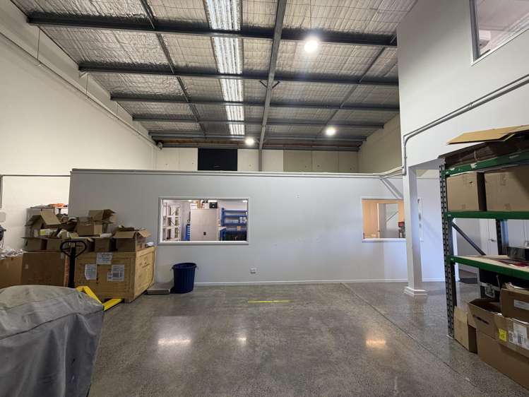 2/4 Clemow Drive Mt Wellington_4