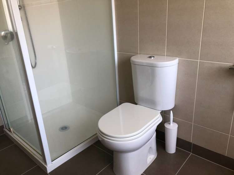 6 Chateau Rise Flat Bush_6