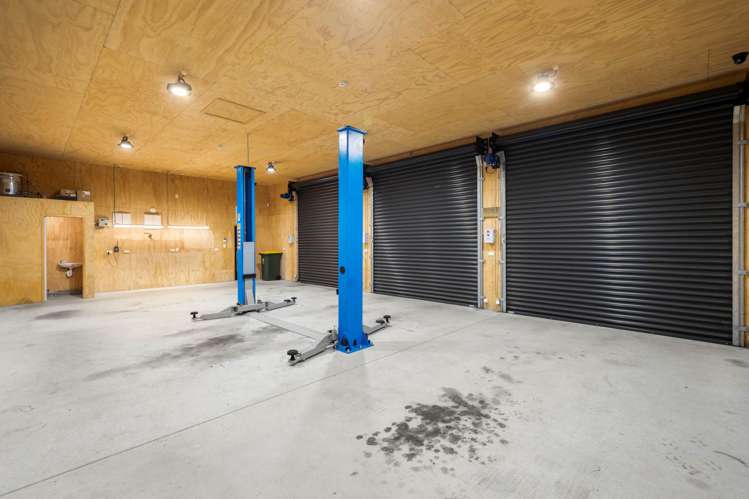 359 MacWhinney Drive Drury_14