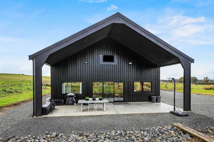 23 Metcalfe Road Ngahinapouri_13