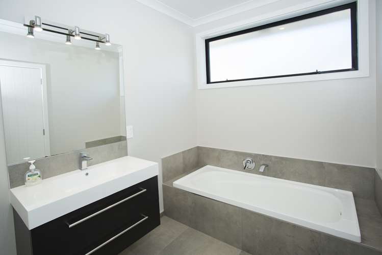 32 Charlesworth Drive Allenton_14