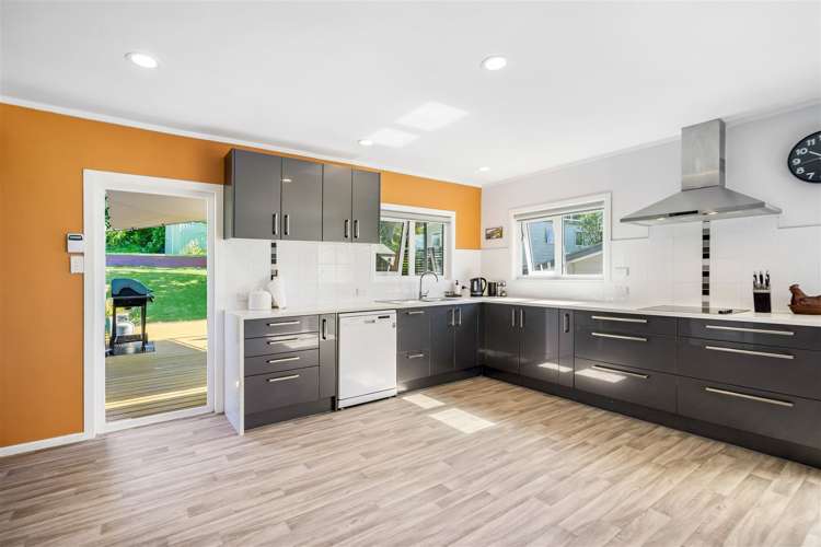 62 Brian Crescent Stanmore Bay_17