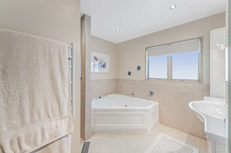 204 Southfield Drive Lincoln_25