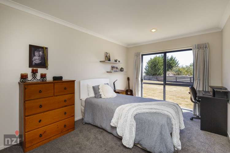 75 Spur Road West Feilding_13