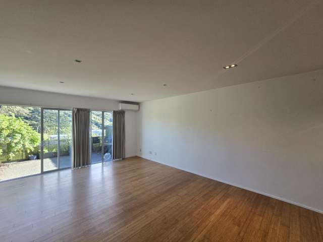 38 Saddleback Grove Karori_4