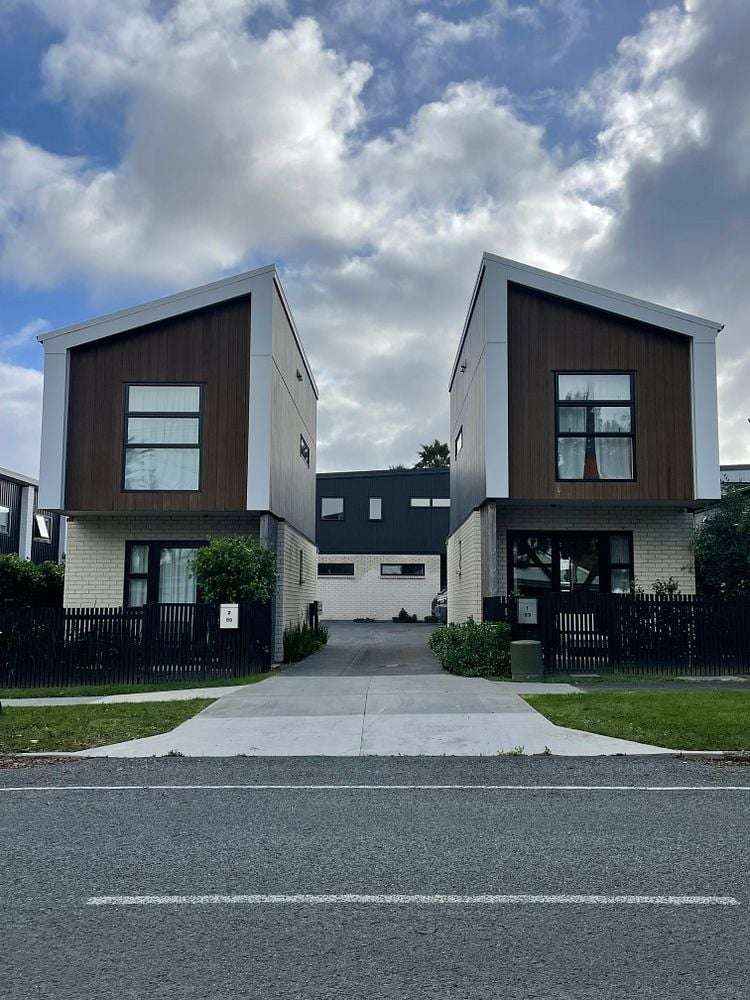 4/89 Beach Road_0