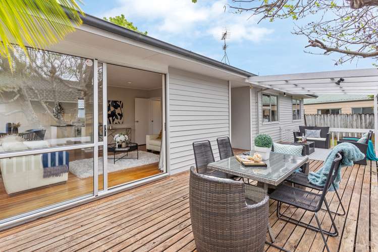 1/7 Studfall Street Pakuranga Heights_2