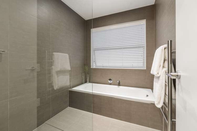 2a Rushden Terrace Red Beach_17