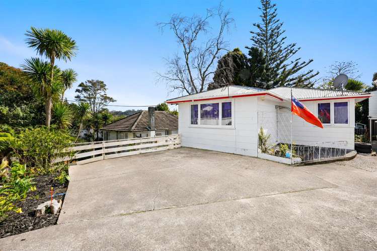 16 Parrs Cross Road_0