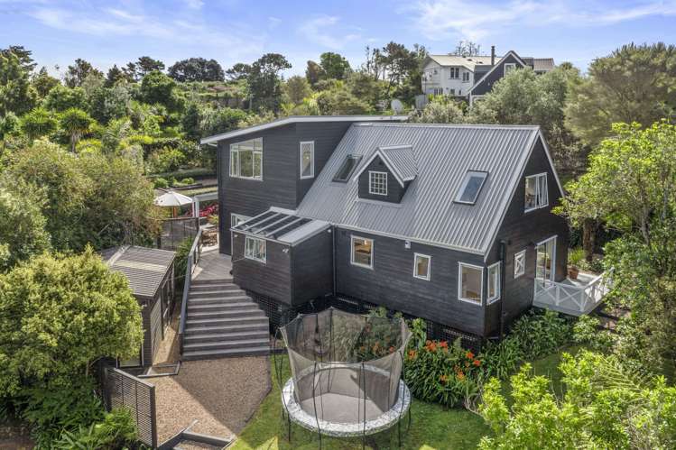 88 Queens Drive Oneroa_32