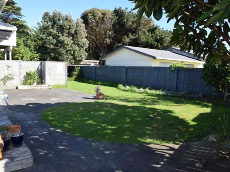 9 Caughley Avenue Otaki Beach_17