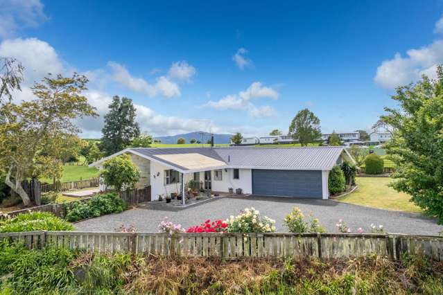 Country Living on a Classic Kiwi Quarter Acre