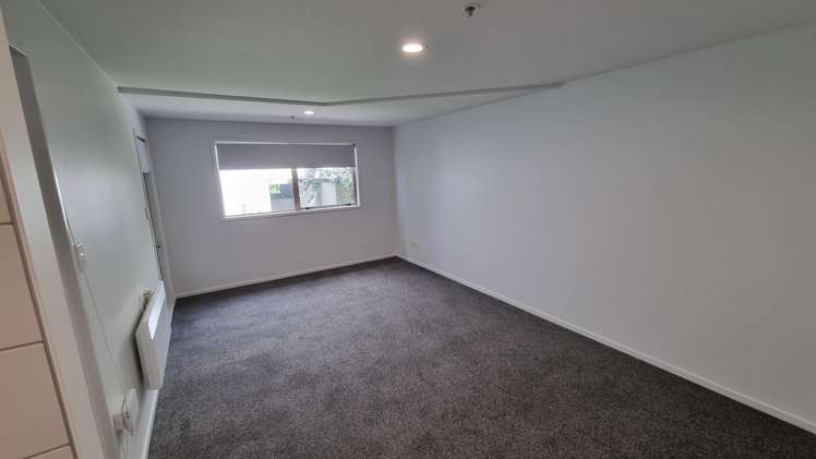 2 Whitaker Place 10015_3