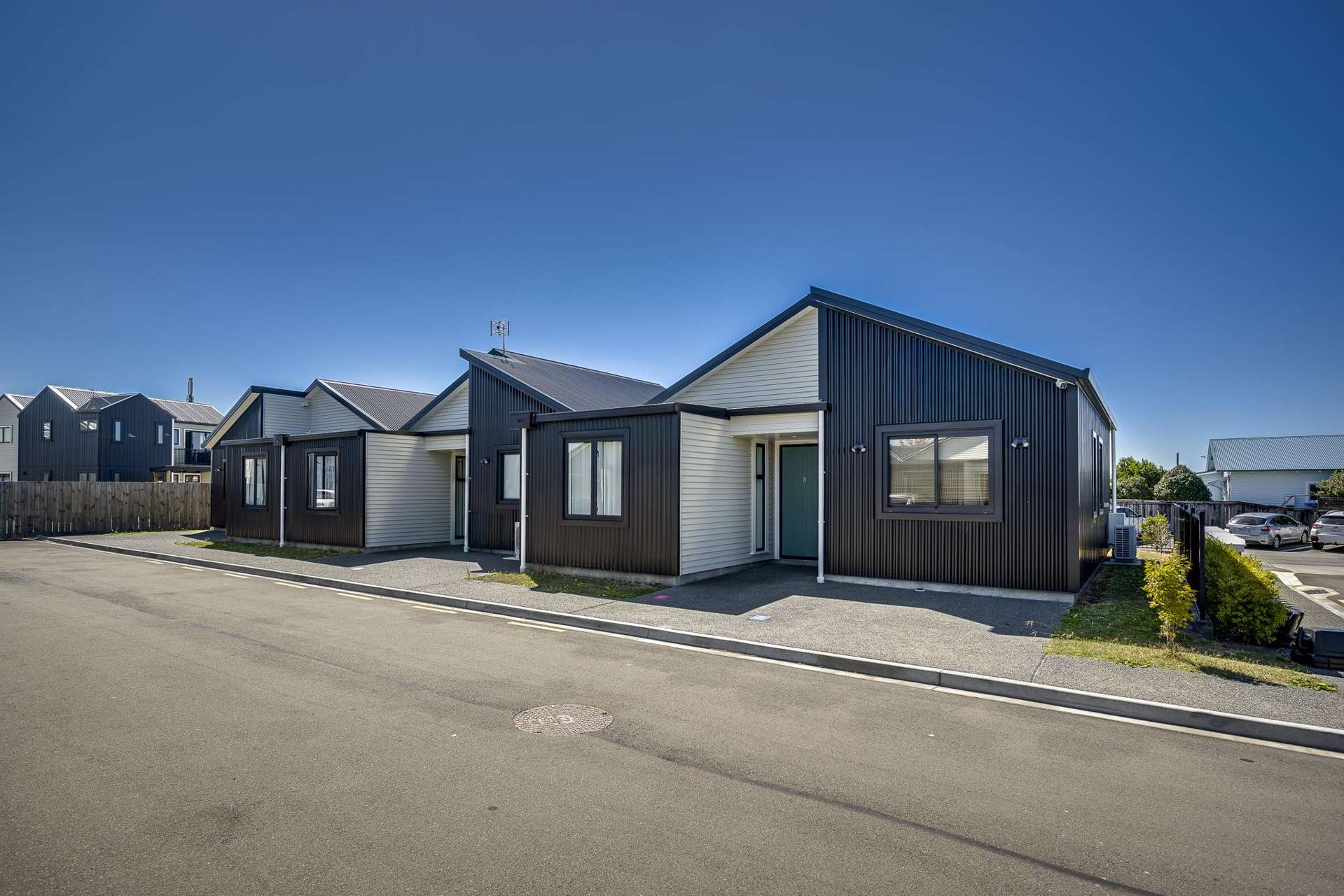 Units 1, 2 and 6/1018 Plunket Street St Leonards_0