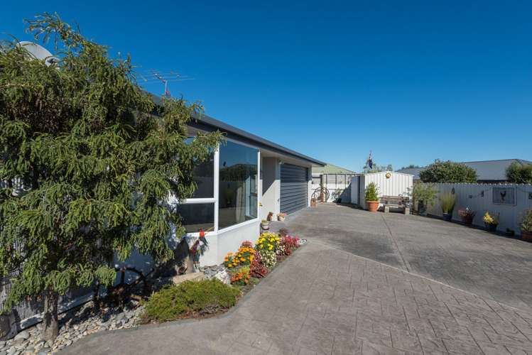 12 Kate Edgar Place Stoke_4