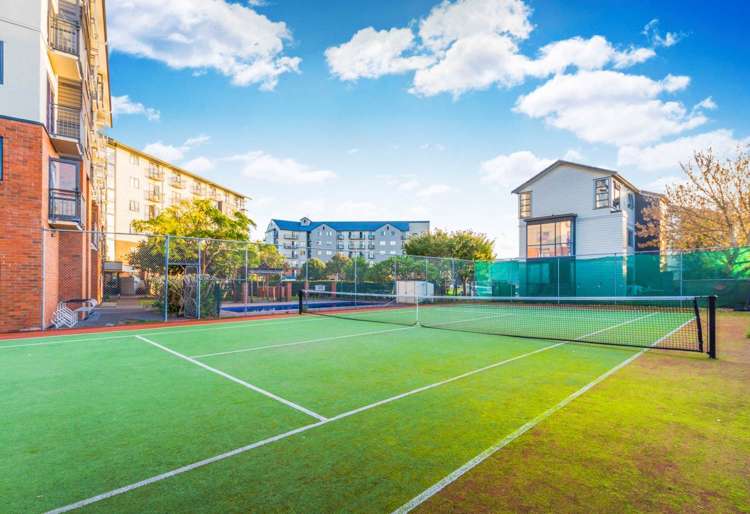 3i/10 Crown Lynn Place New Lynn_8