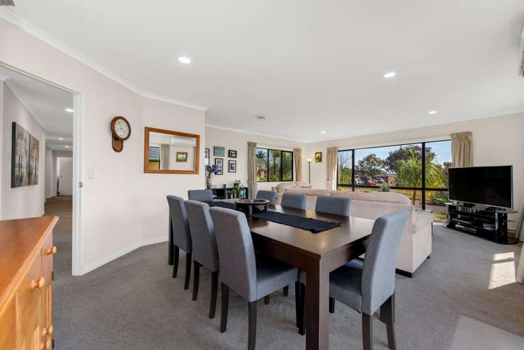 43 Newbliss Crescent East Tamaki Heights_10