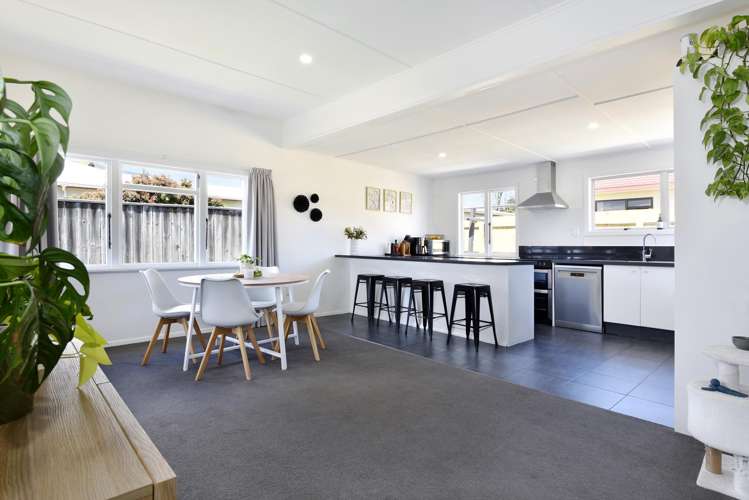 1/16 Newall Avenue Stoke_9
