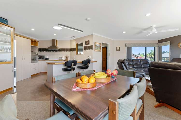 16 Frame Place Owhata_7