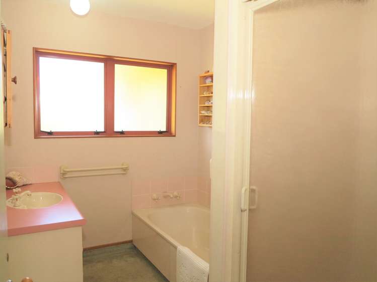 11 Feary Crescent Takaka_14