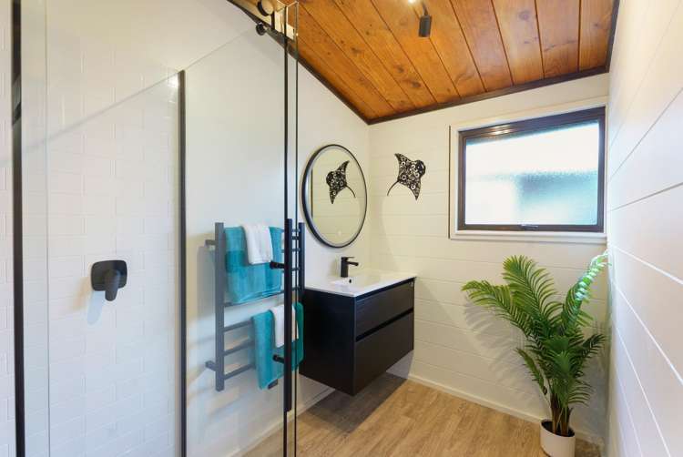 21 Awanui Drive Waikanae_14