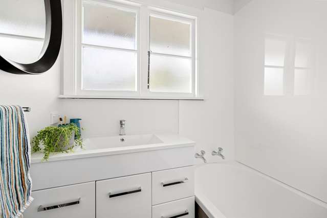 15 Vancouver Crescent Wainoni_4