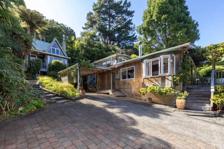 1097 Huia Road Huia_5