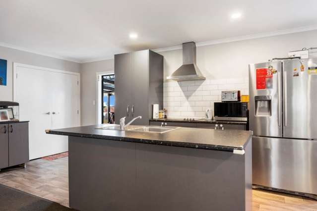Dual Income Opportunity – Two Homes, One Title!