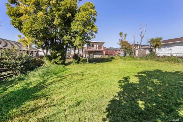 84 Roberts Road Te Atatu South_16