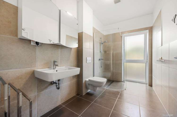 61 Roberta Crescent Orewa_17