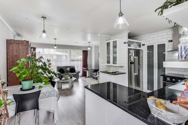 21 Brookbank Place Glenview_8