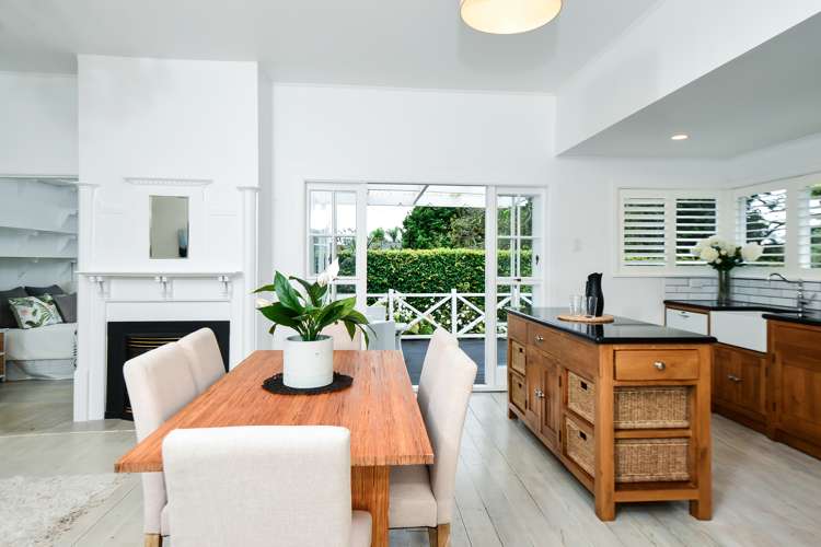 724 River Road Chartwell_6