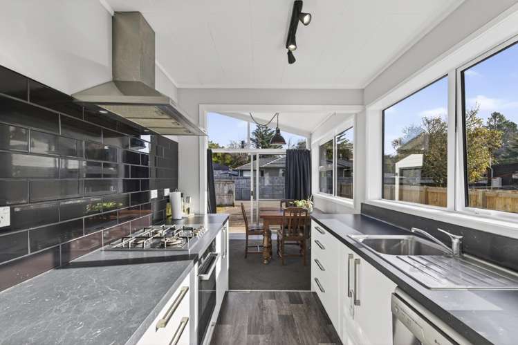 5 Tainui Terrace Inglewood_19
