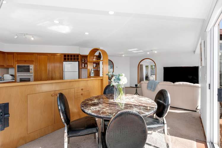 4 Dorrington Place Eastern Beach_22