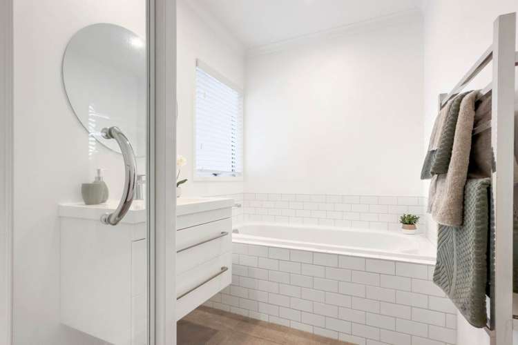 52 Peverill Crescent Papatoetoe_13