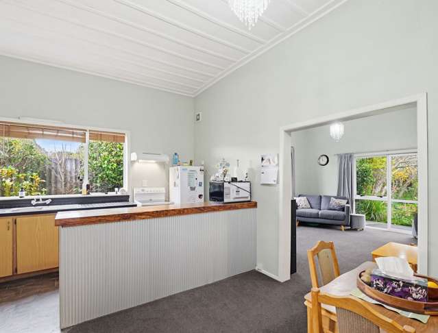 Country Living - Minutes From Town
