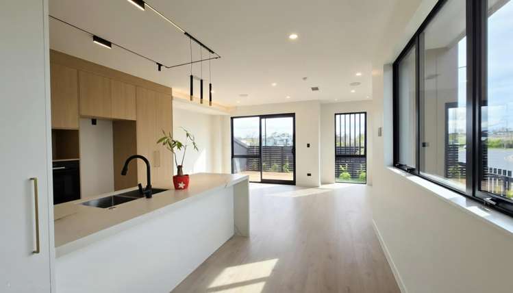 1/73 Te Taruna Drive Milldale_1