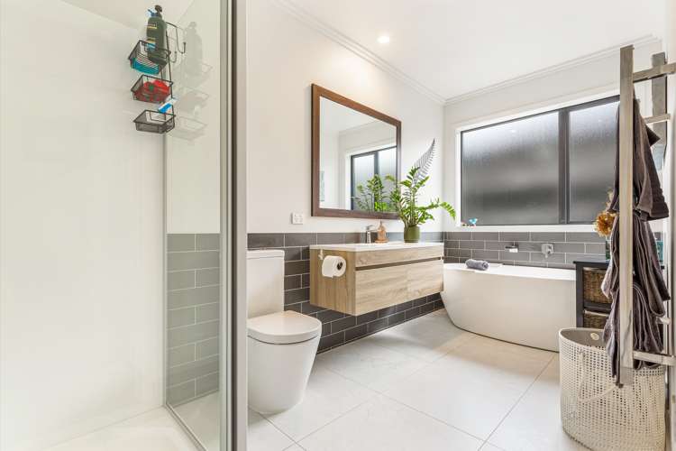 61 Siren Street Wainui_18