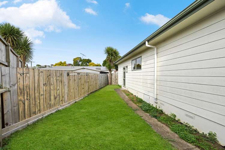 24B Livingstone Avenue 1112_13