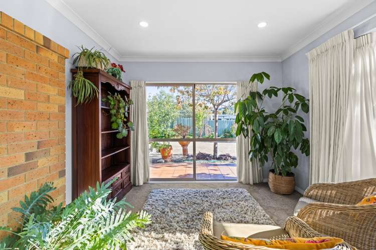 59 Whiting Crescent Greenmeadows_12